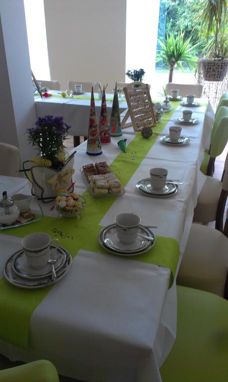 Cafe Hehrlich - Cafe, Pension & Mehr Bad Tennstedt エクステリア 写真